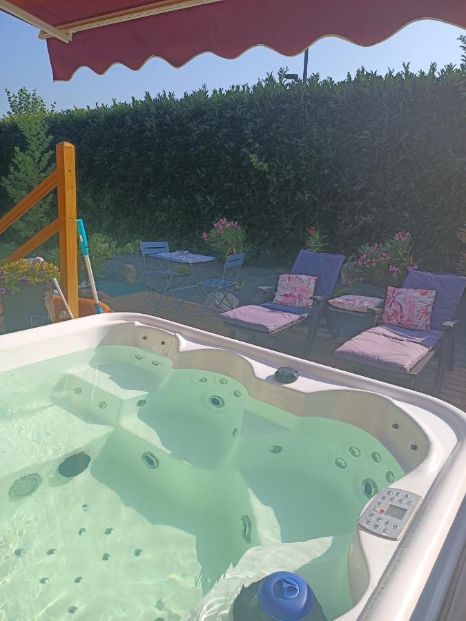 Chalet & Spa Sur La Cote Fleurie Обервил Екстериор снимка